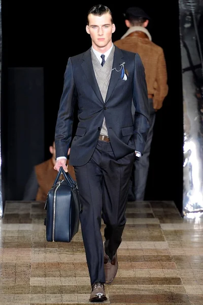 Look 7
